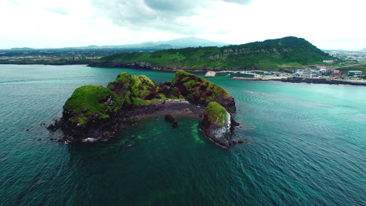 韩国济州岛杭庆郡和岛的夏季景色视频素材