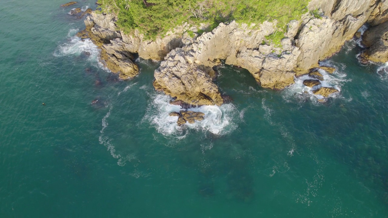 海浪风景/韩国江原三陟市视频下载