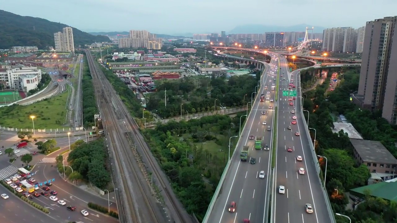 鸟瞰全市立体道路交通景观视频素材