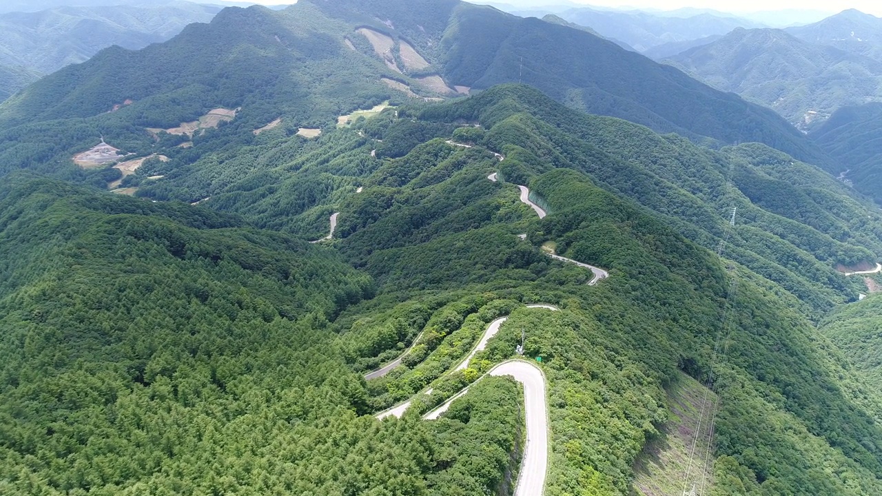 韩国江原道旌善郡的万杭斋山口风光视频素材