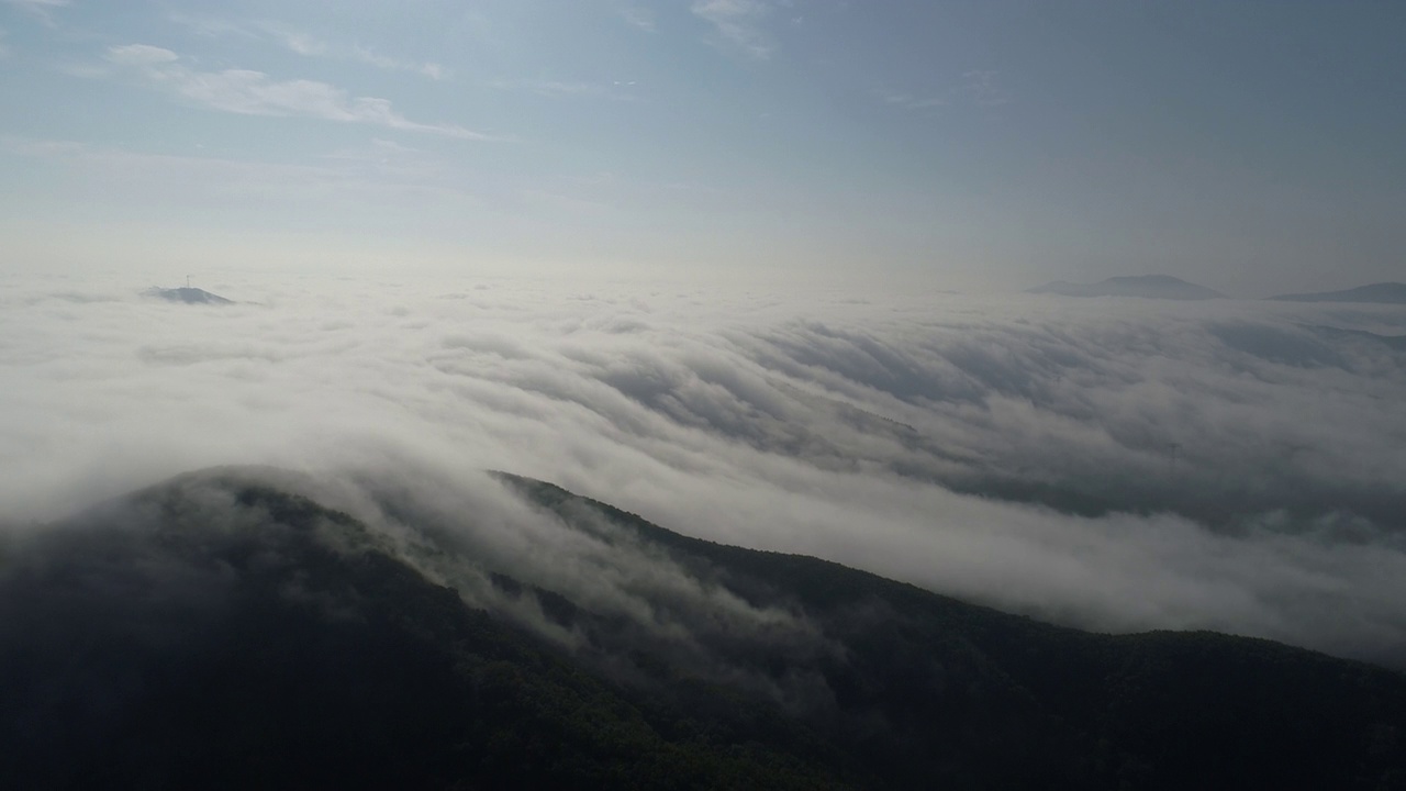 韩国江原道横城郡的云海太极山风景视频素材