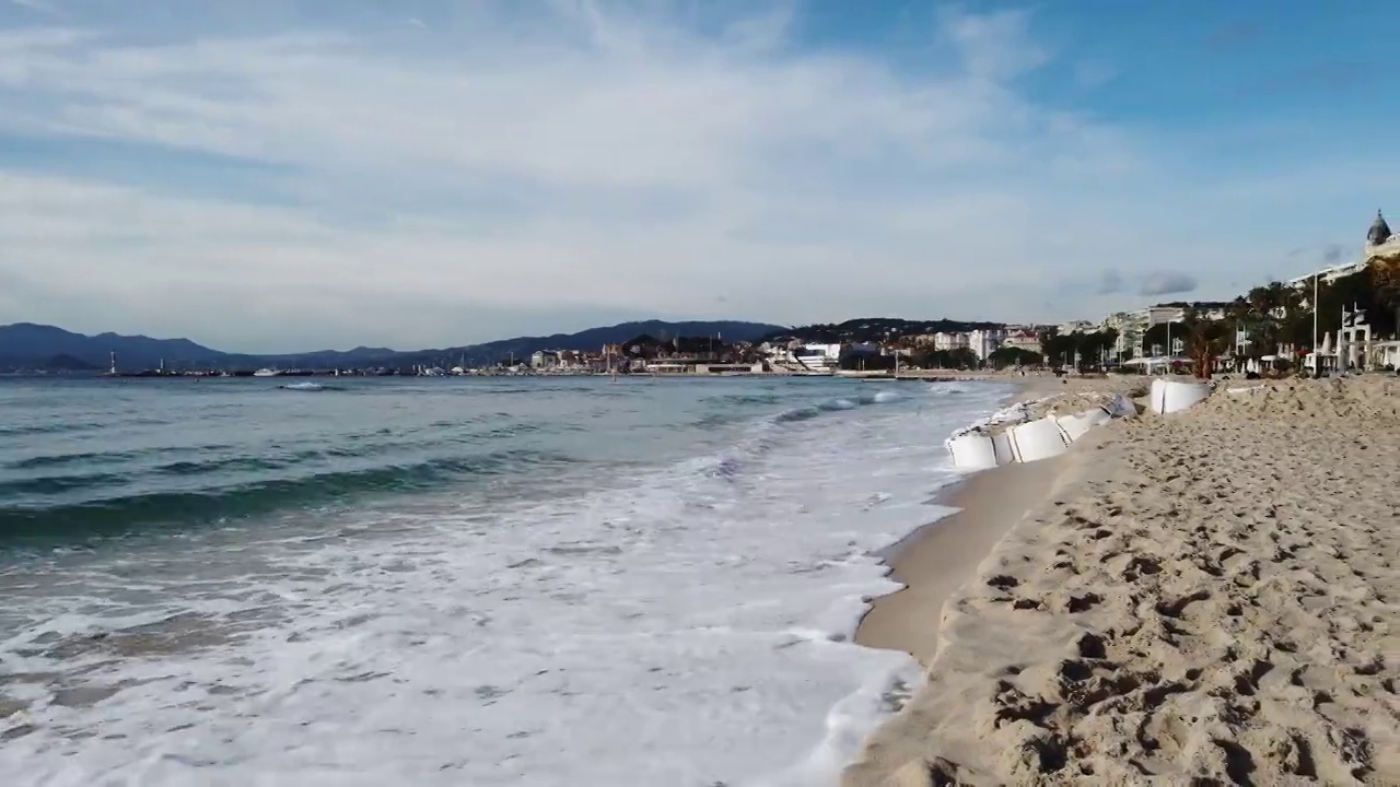 戛纳拉克鲁瓦塞特海滩全景，法国里维埃拉的一个著名和豪华的地方视频素材