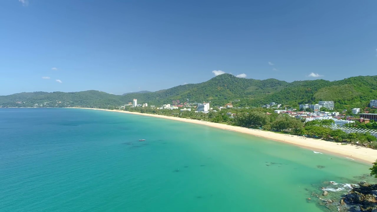 热带海美丽的海水海水表面在夏天的一天鸟瞰图无人机相机顶部下来视频素材