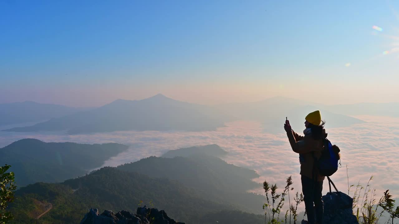 幸福旅行之巅视频素材