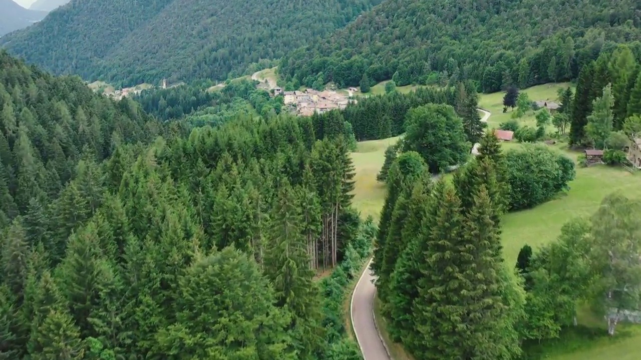 意大利山区的一个村庄视频素材