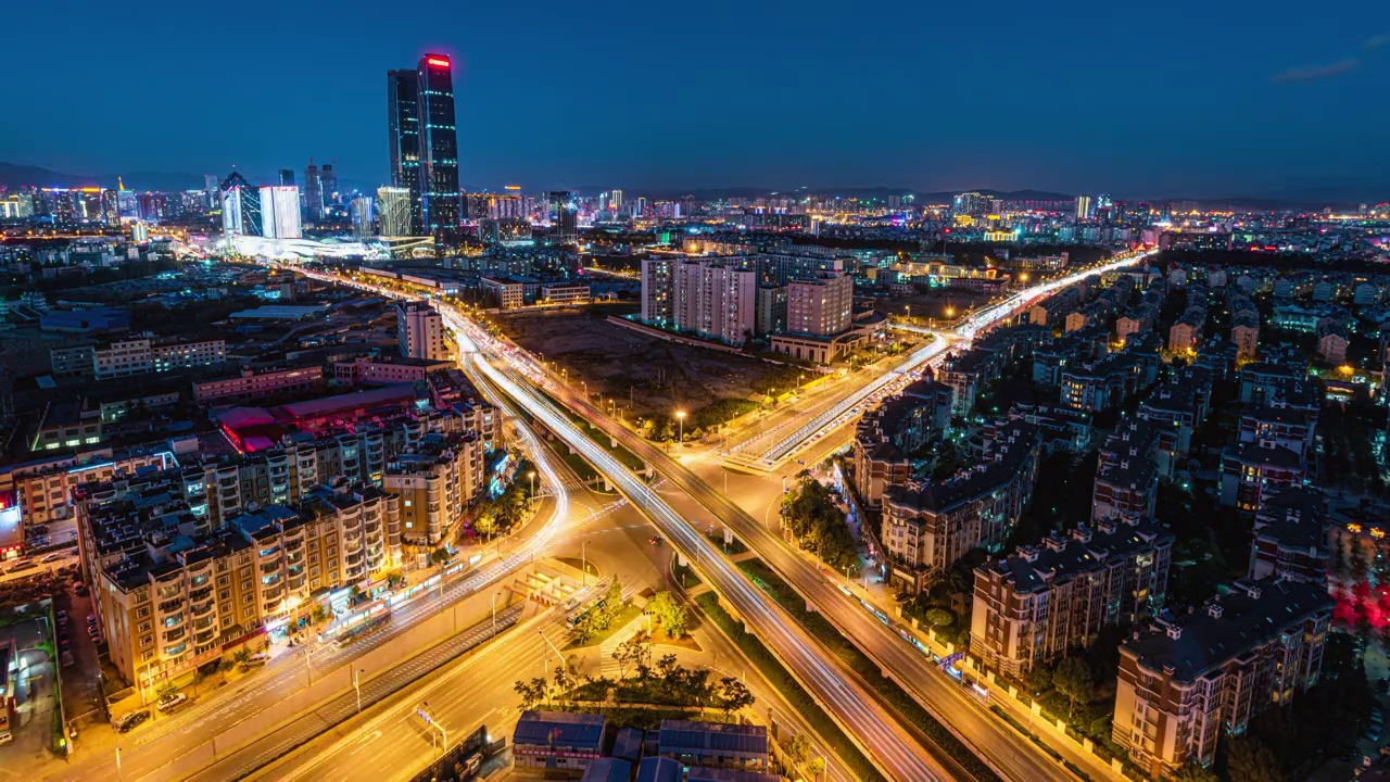 夜景城市高速公路列车轨道延误视频素材