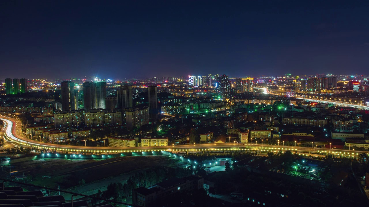 夜景城市高速公路列车轨道延误视频素材