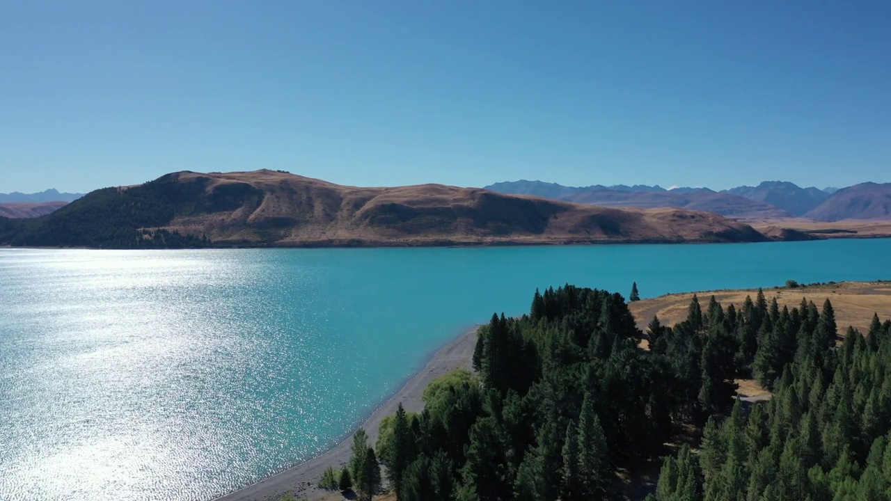 南岛-特卡波湖的风景和道路/新西兰视频素材