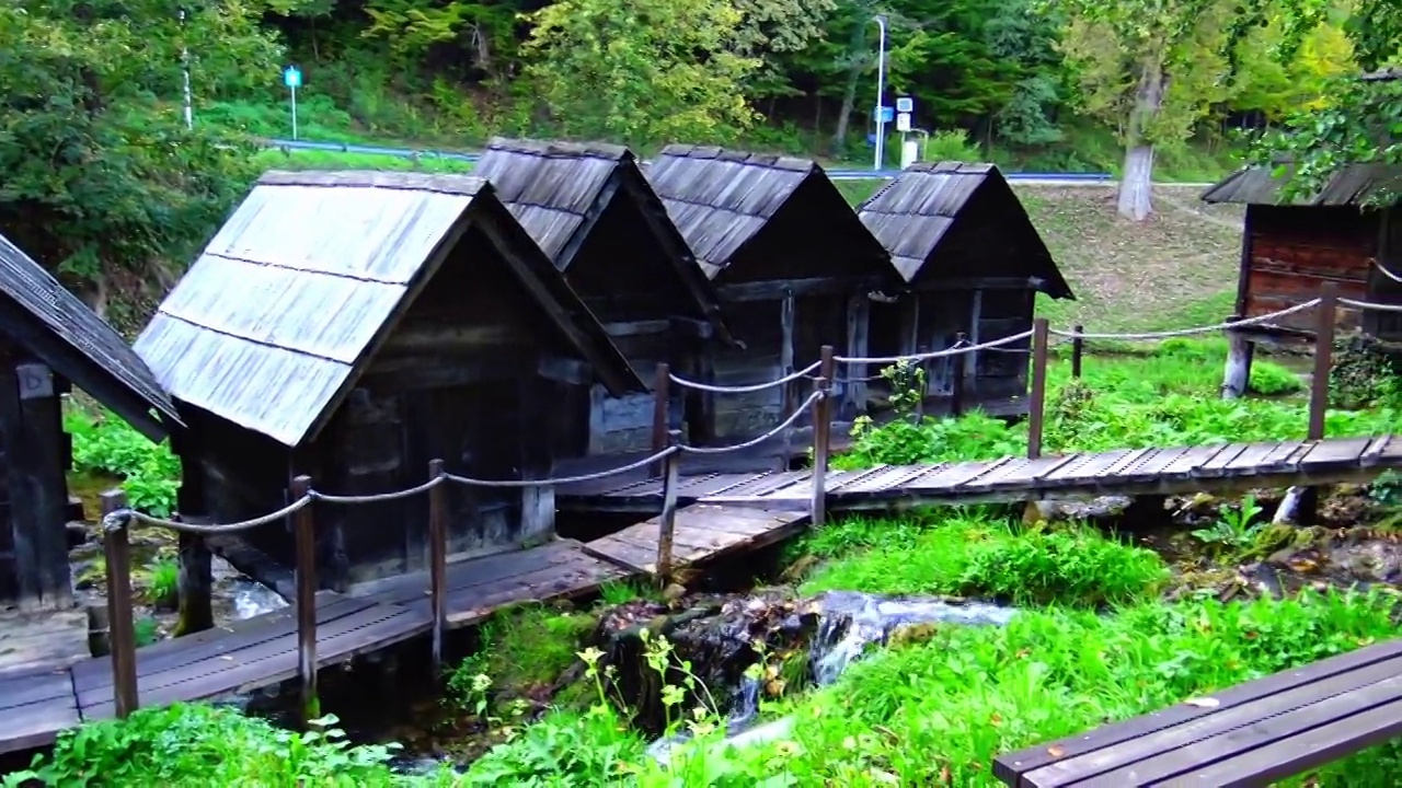 普里瓦河上的传统水磨坊。视频素材