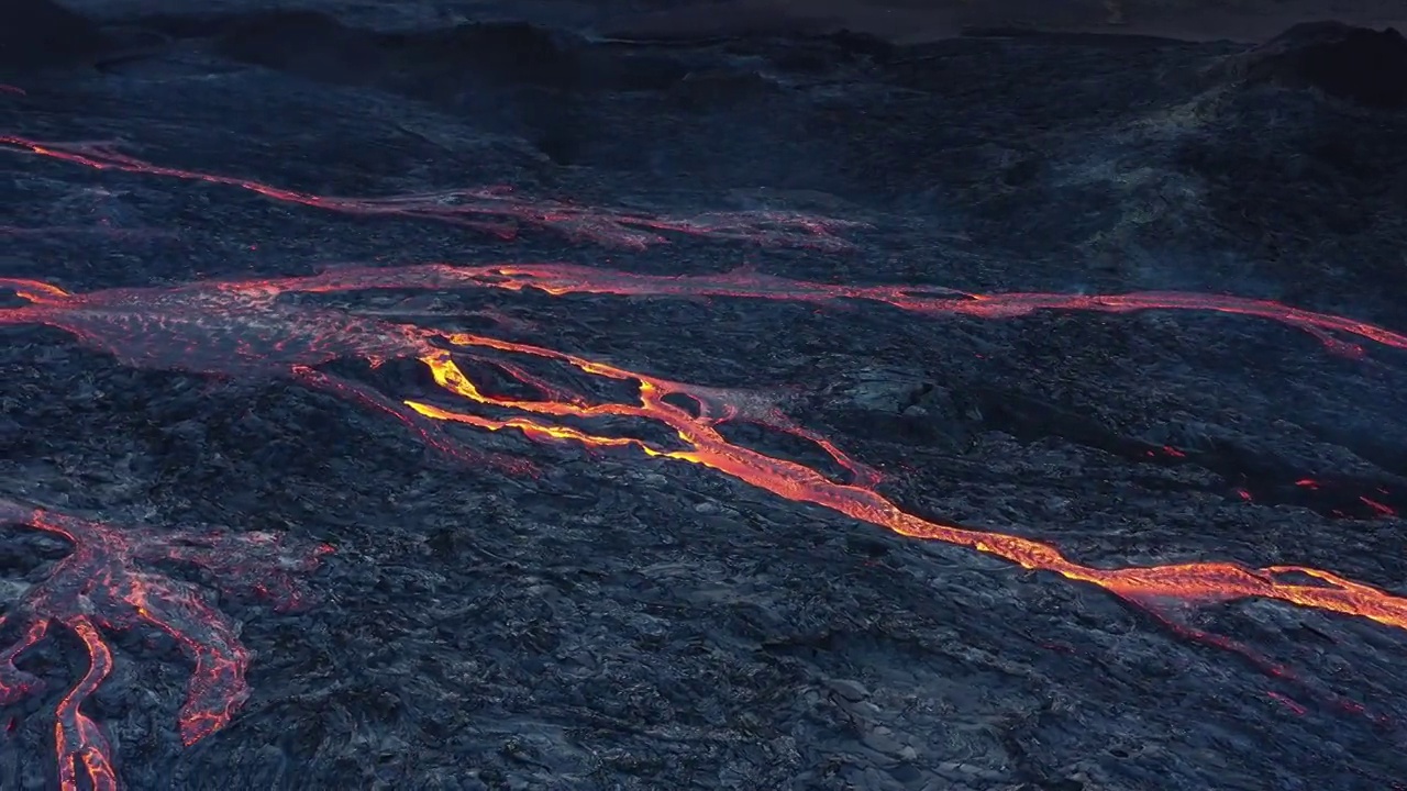 冰岛Fagradalsfjall火山火山喷发的鸟瞰图视频素材