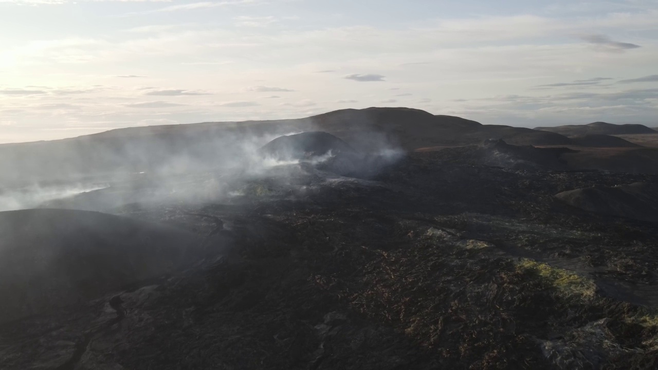 休眠火山鸟瞰图，法格拉达尔火山，冰岛视频素材