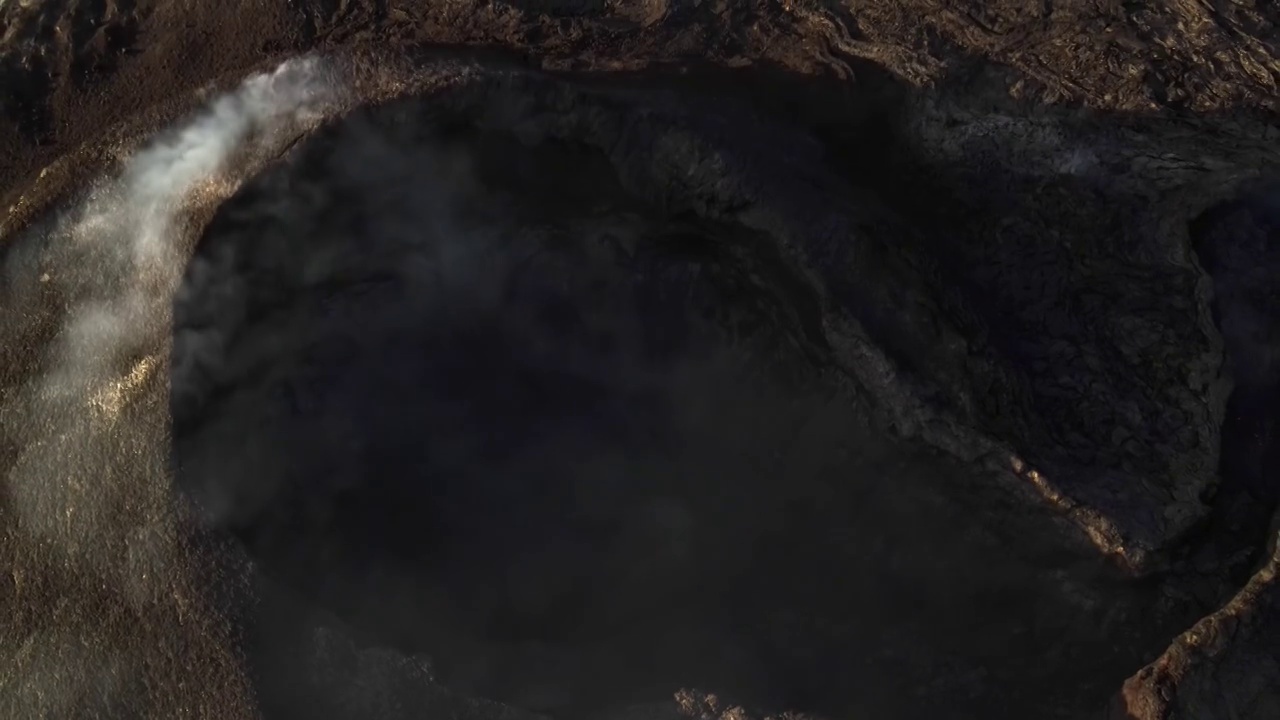 休眠火山鸟瞰图，法格拉达尔火山，冰岛视频素材