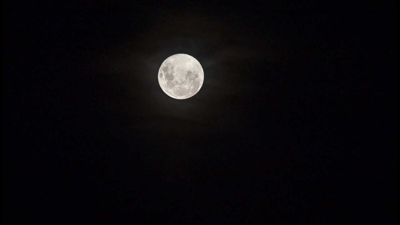 夜空中的月亮升起/新西兰视频素材