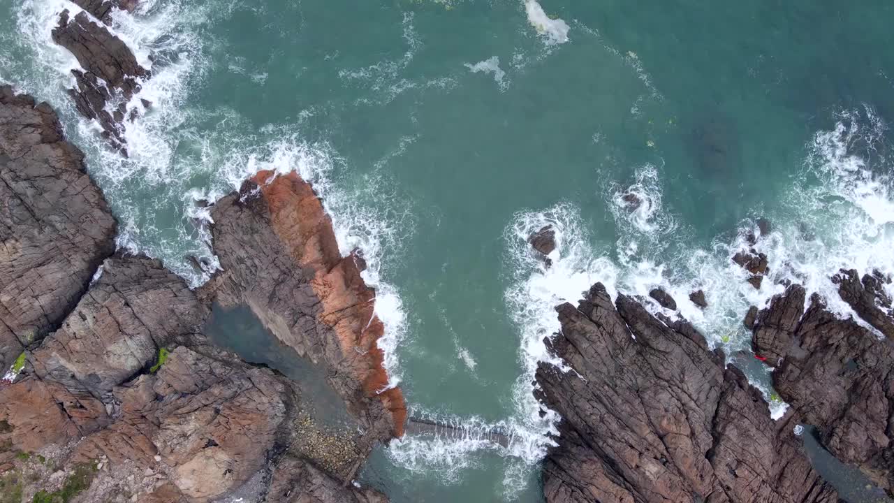 航拍海礁海浪视频素材