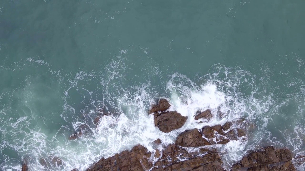 航拍海礁海浪视频素材