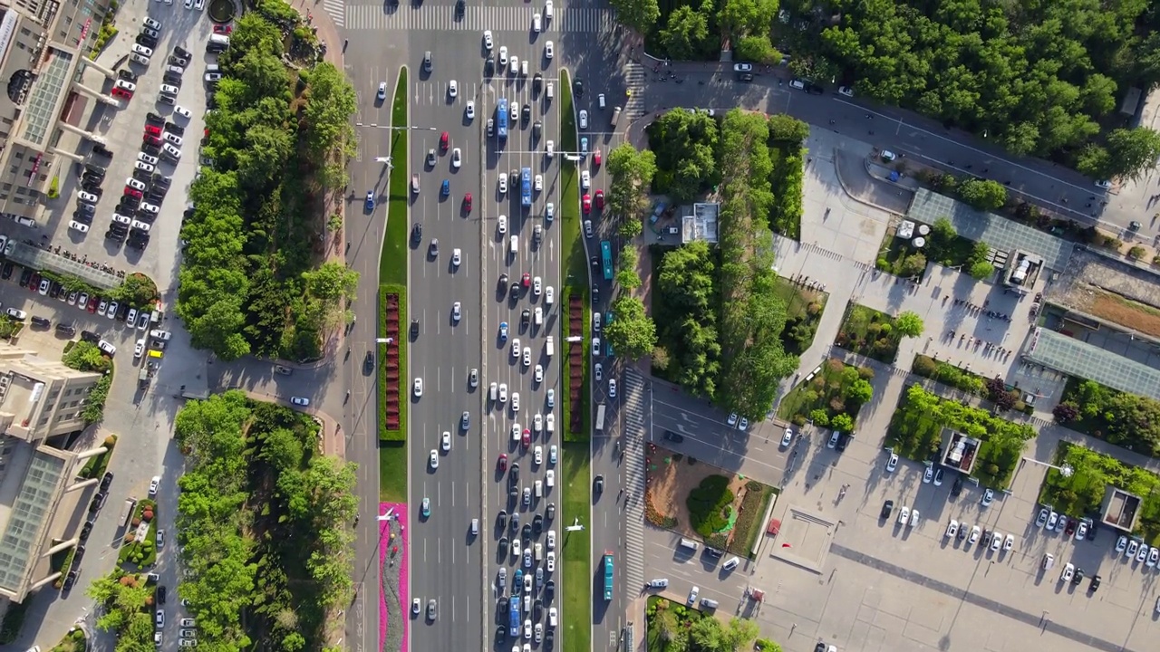 航拍济南经十路道路交通视频素材