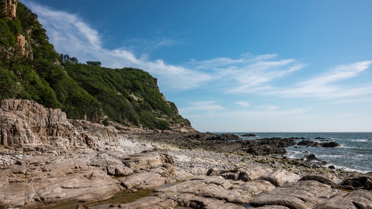 韩国仁川Garaechilgi海滩和延坪岛/瓮津郡的自然风光和天空视频素材