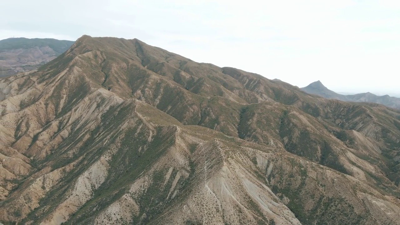 南欧货车旅行无人机剪辑:塔伯纳斯沙漠，安达卢西亚，阿尔梅里亚视频素材