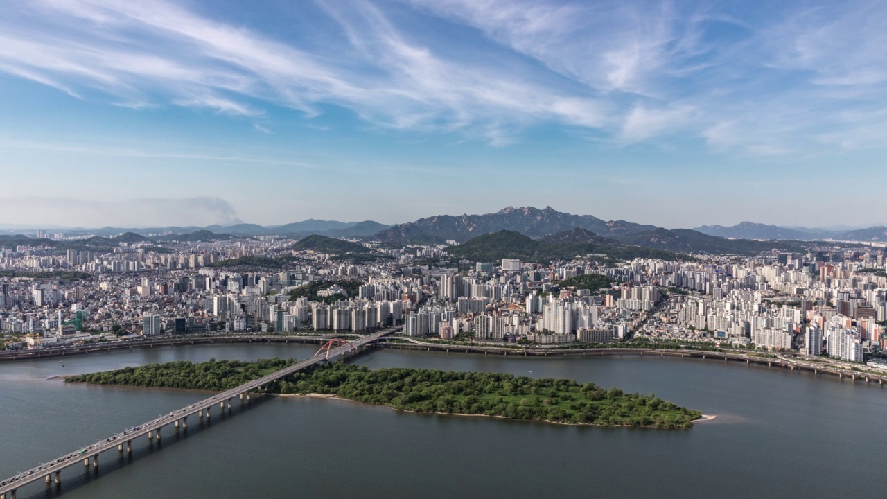 韩国首尔永登浦区白天的市中心风景视频素材