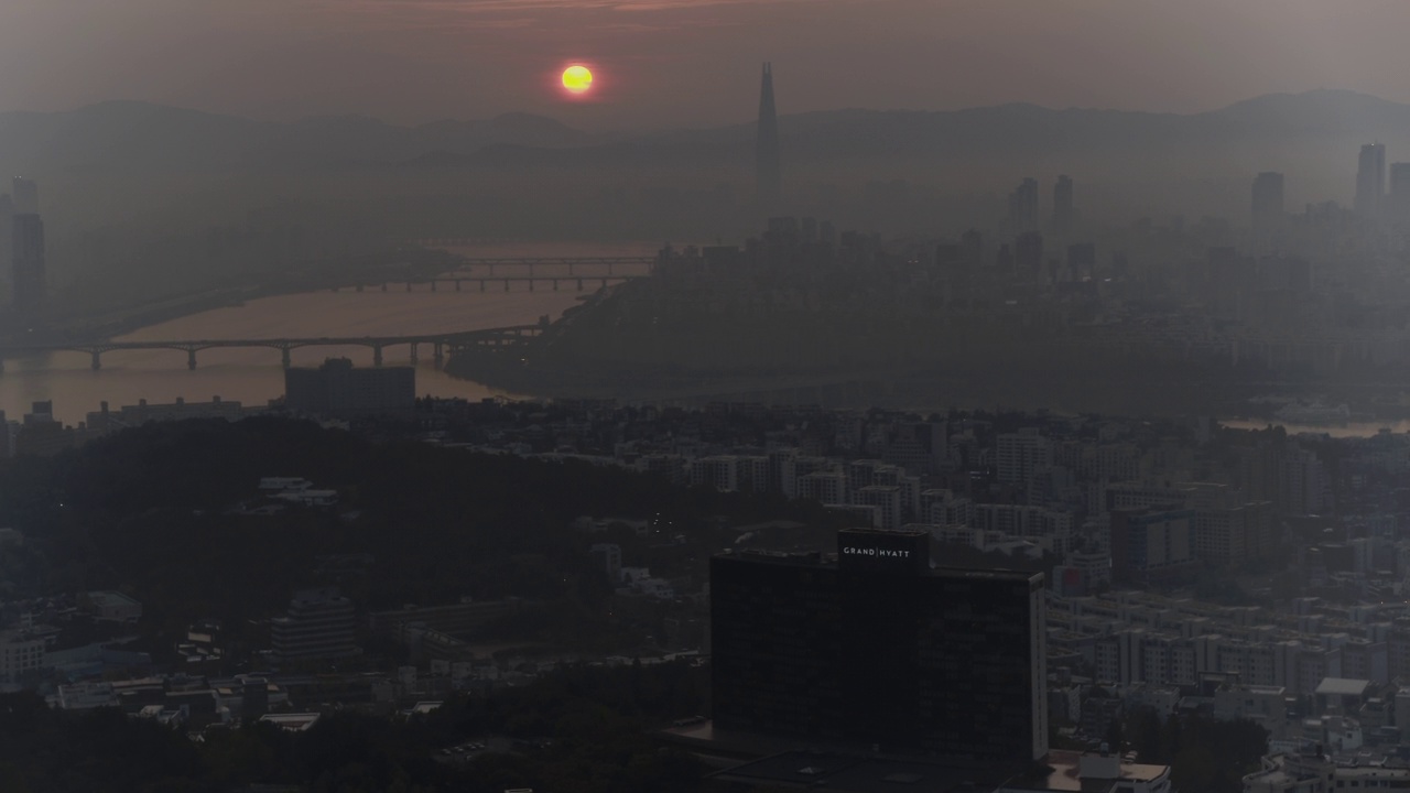 韩国首尔市中心/龙山区的日出视频素材