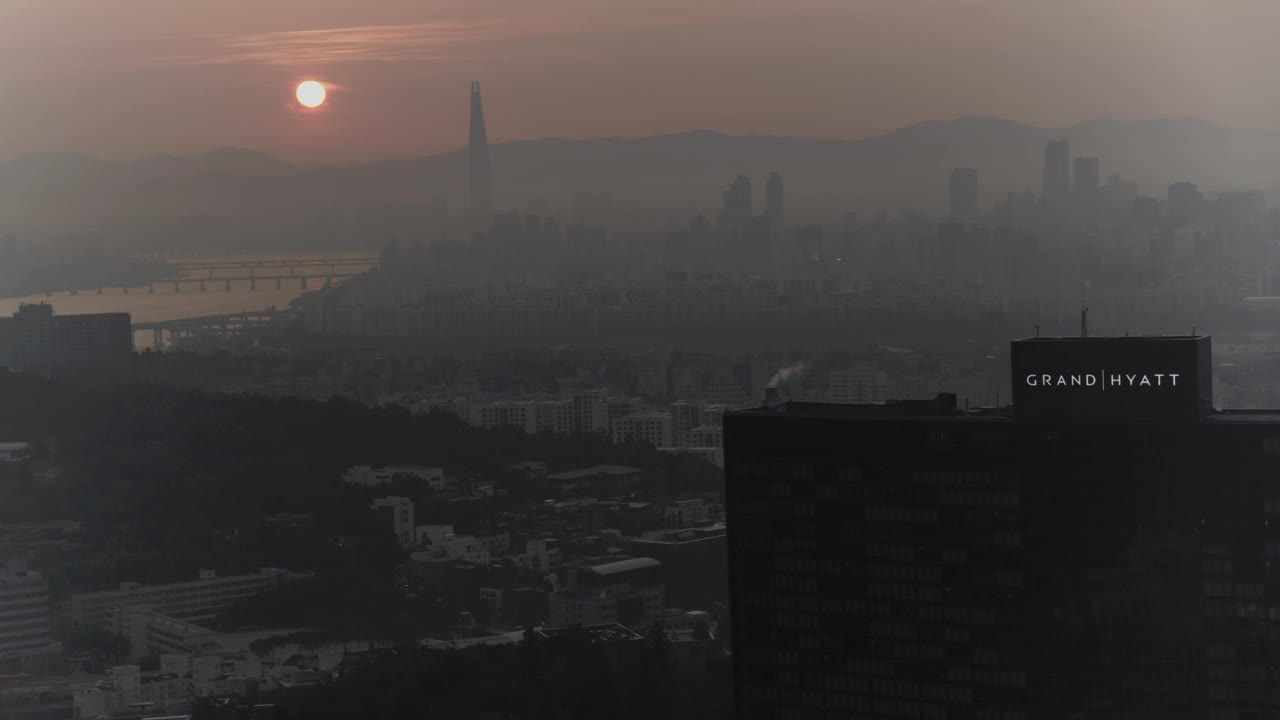 韩国首尔市中心/龙山区的日出视频素材