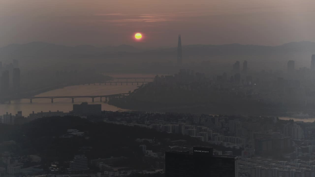 韩国首尔市中心/龙山区的日出视频素材