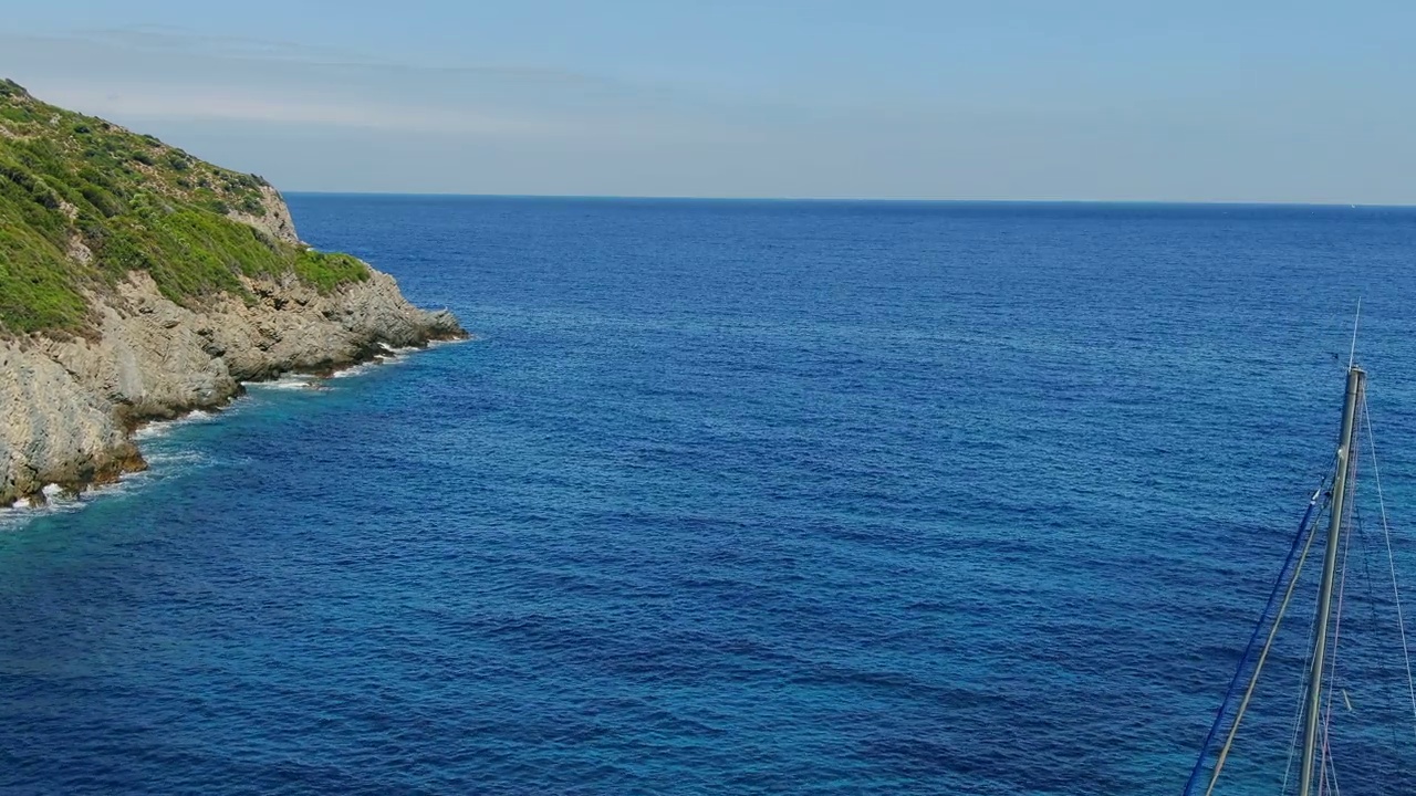 希腊海岸和海滩的鸟瞰图。视频素材