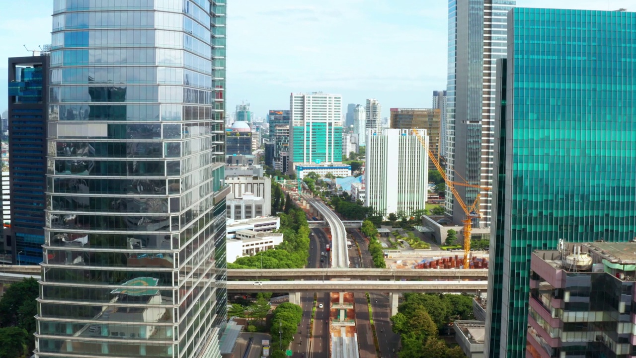 雅加达天际线与苏迪曼街景视频素材