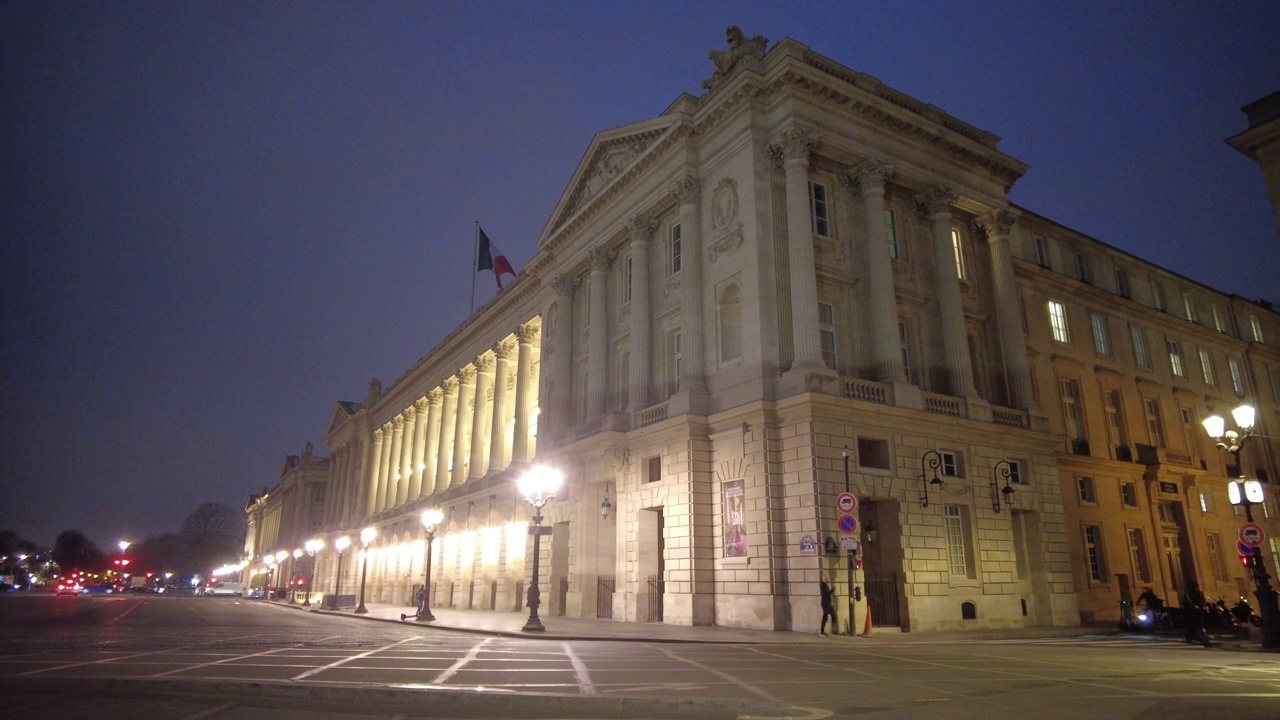 协和广场(Hôtel de la Marine)和Hôtel de Crillon，晚上视频素材