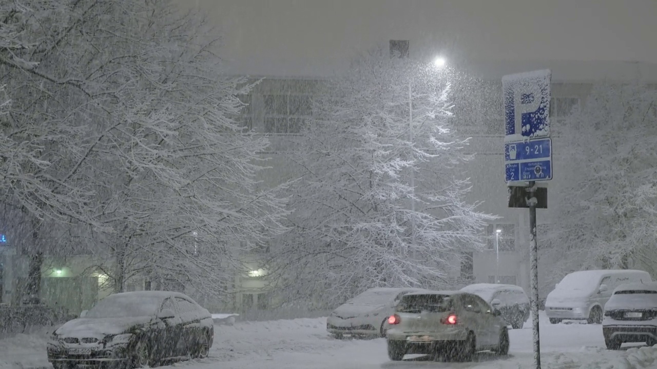 芬兰赫尔辛基的一场大雪视频素材