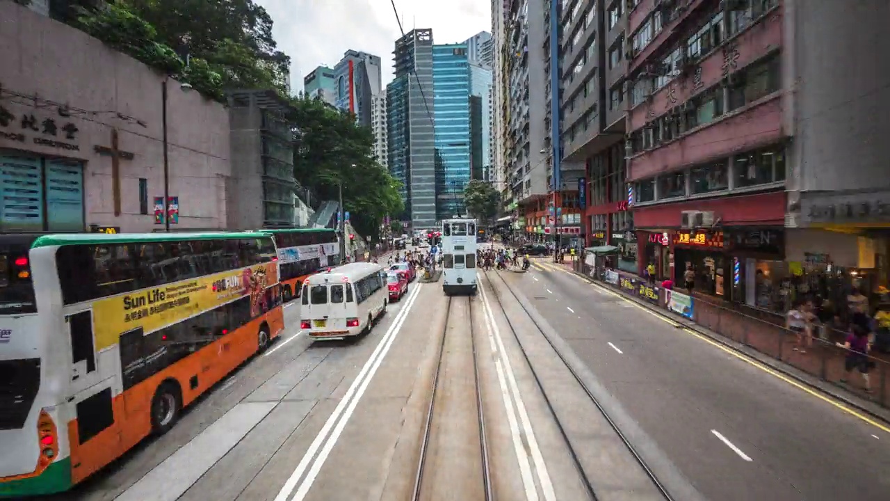 中国香港周围的有轨电车之运动时间间隔图视频素材