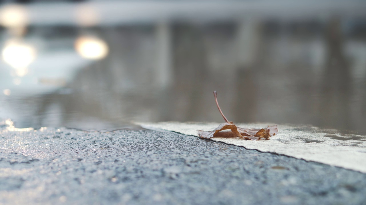 雨季的街道。视频素材