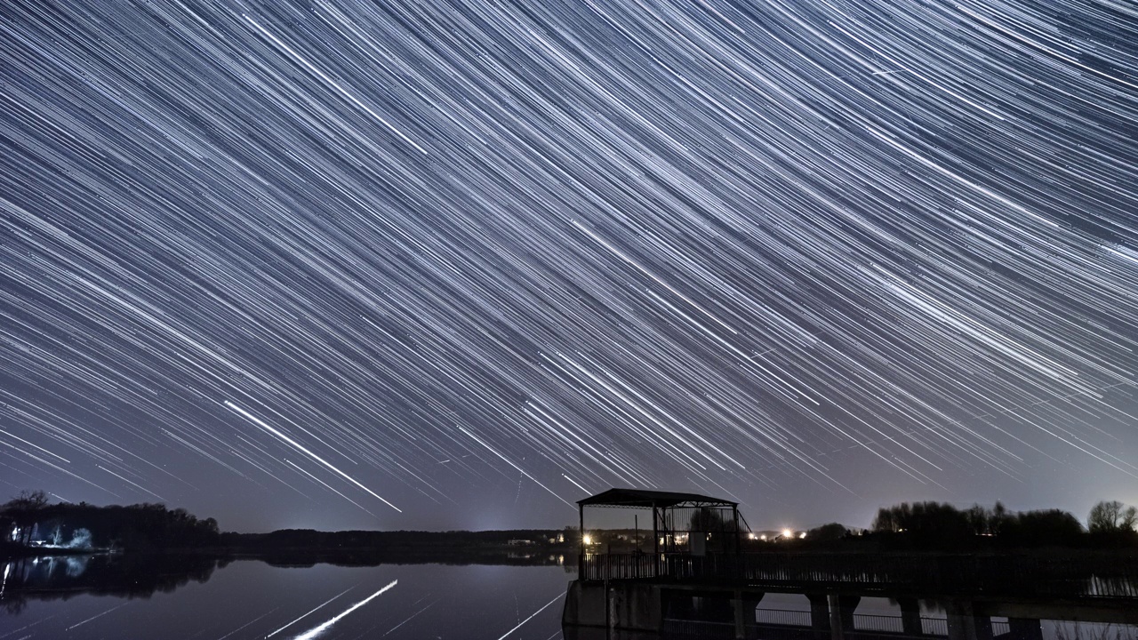 星宿在湖面上的时间流逝视频下载