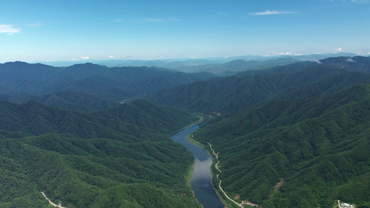 韩国江原道阳丘郡大岩山的风景视频素材