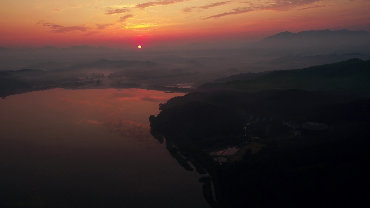 韩国庆尚南道昌宁郡牛浦湿地的落日视频素材