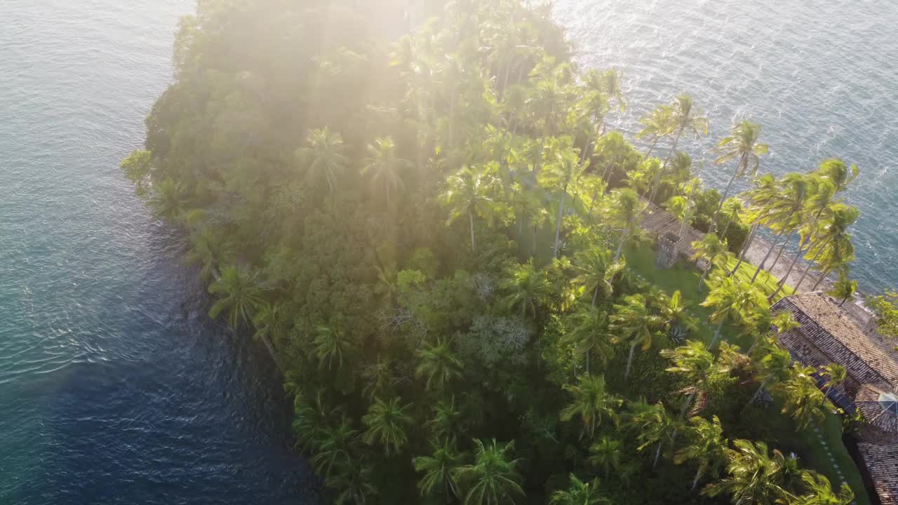 海洋鸟瞰图与岛屿视频素材