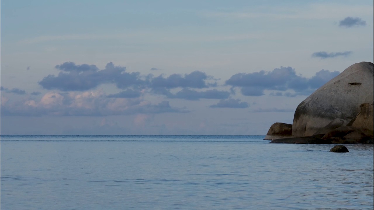 碧海有浪，蓝天有云视频素材