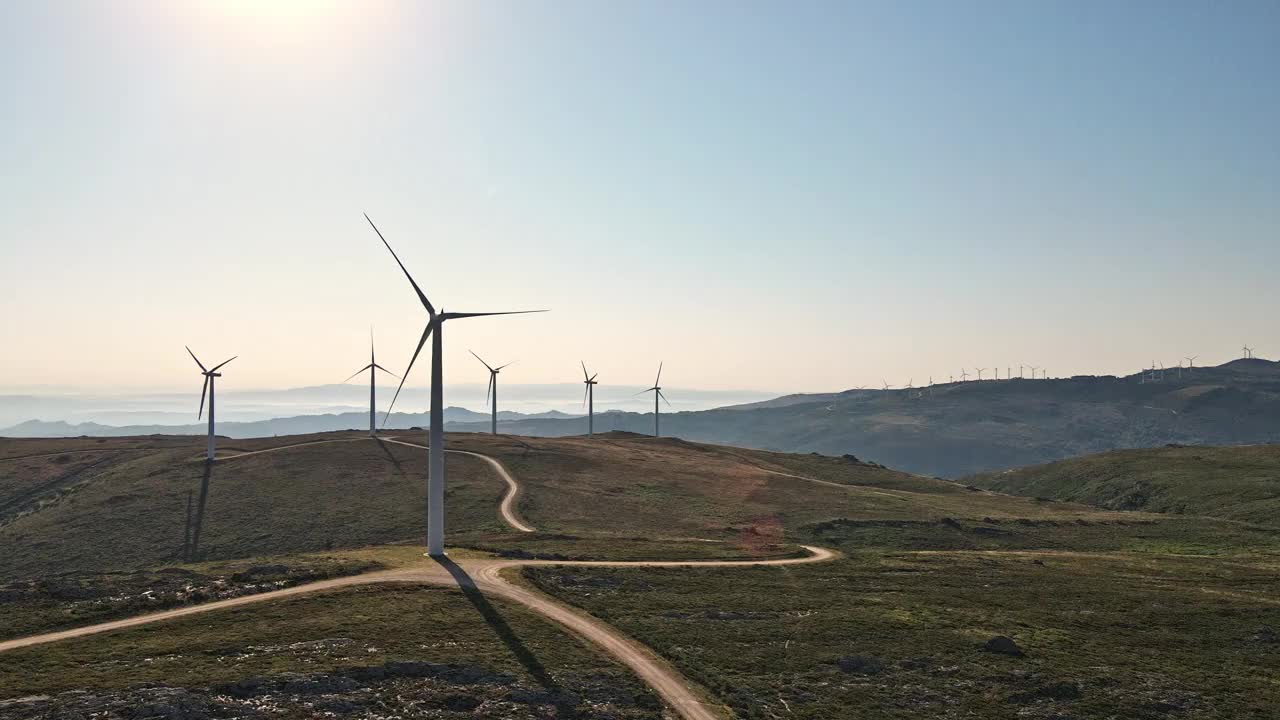 西班牙风力发电场视频素材