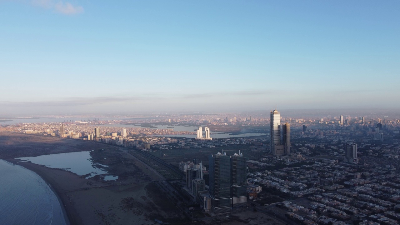 4k电影空中视频城市景观和卡拉奇城市地标与美丽的日出视频素材