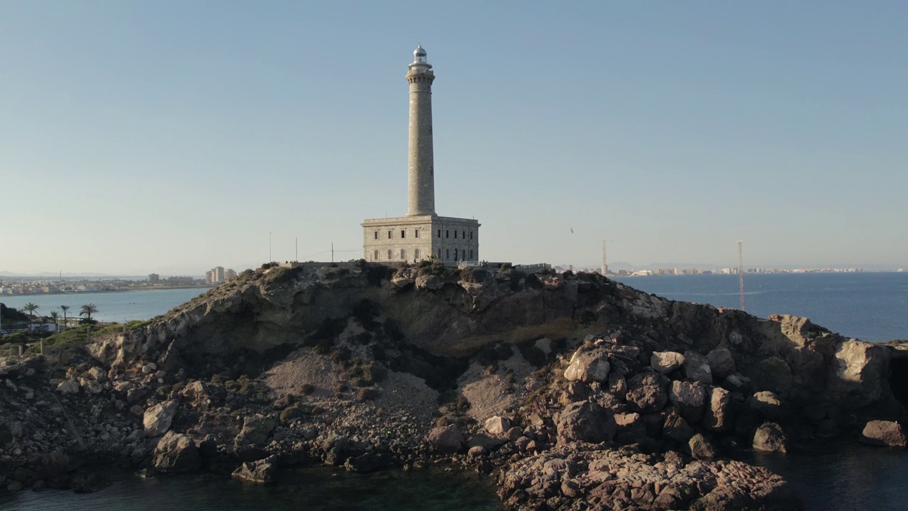 鸟瞰La Manga中的Cabo de Palos灯塔。西班牙视频素材