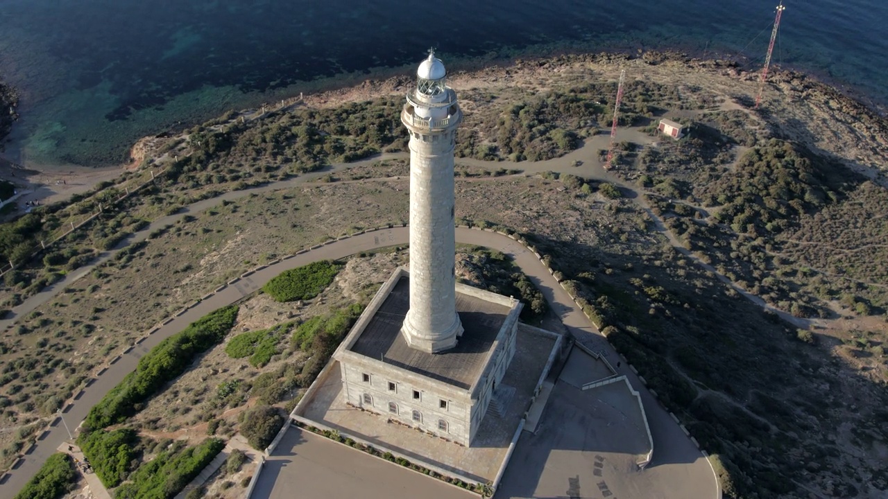 鸟瞰La Manga中的Cabo de Palos灯塔。西班牙视频素材