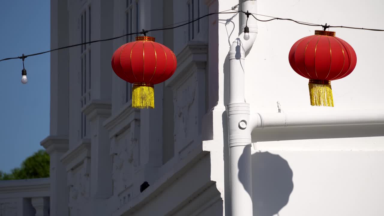 外面挂着红灯笼视频素材