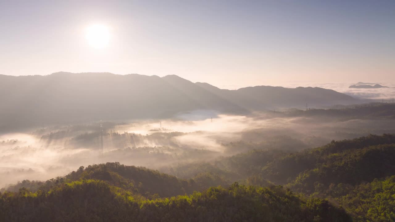 雾流。视频素材