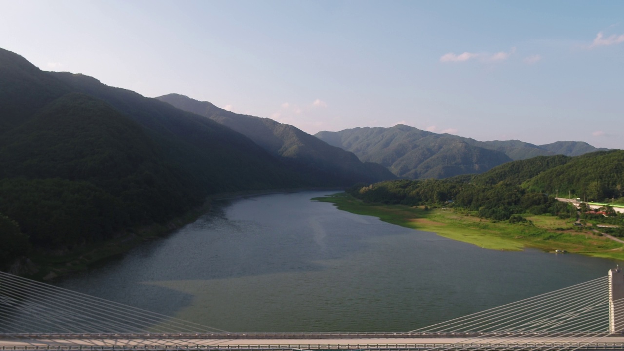 38大桥、小阳湖和自然风光/韩国江原道麟趾郡视频素材