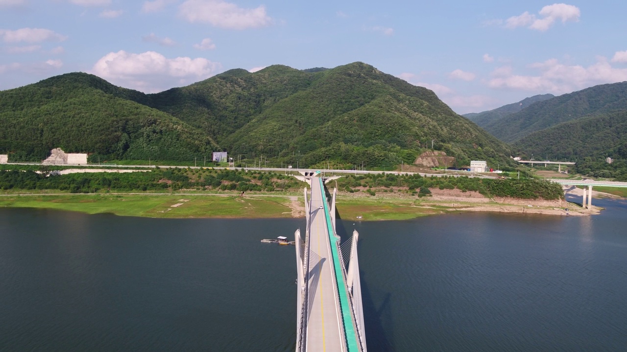 38大桥、小阳湖和自然风光/韩国江原道麟趾郡视频素材