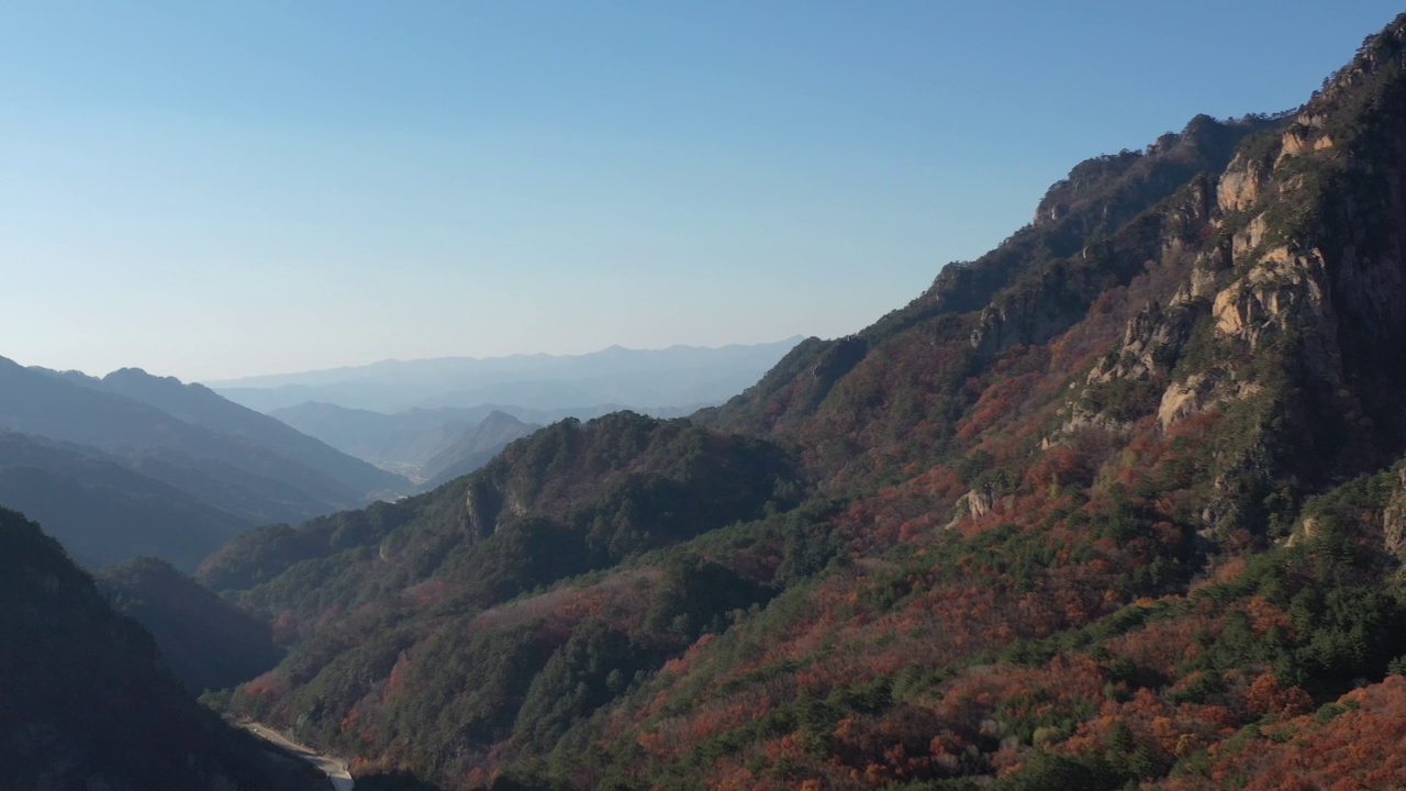 韩国江原道麟溪郡雪岳山的自然风光视频素材