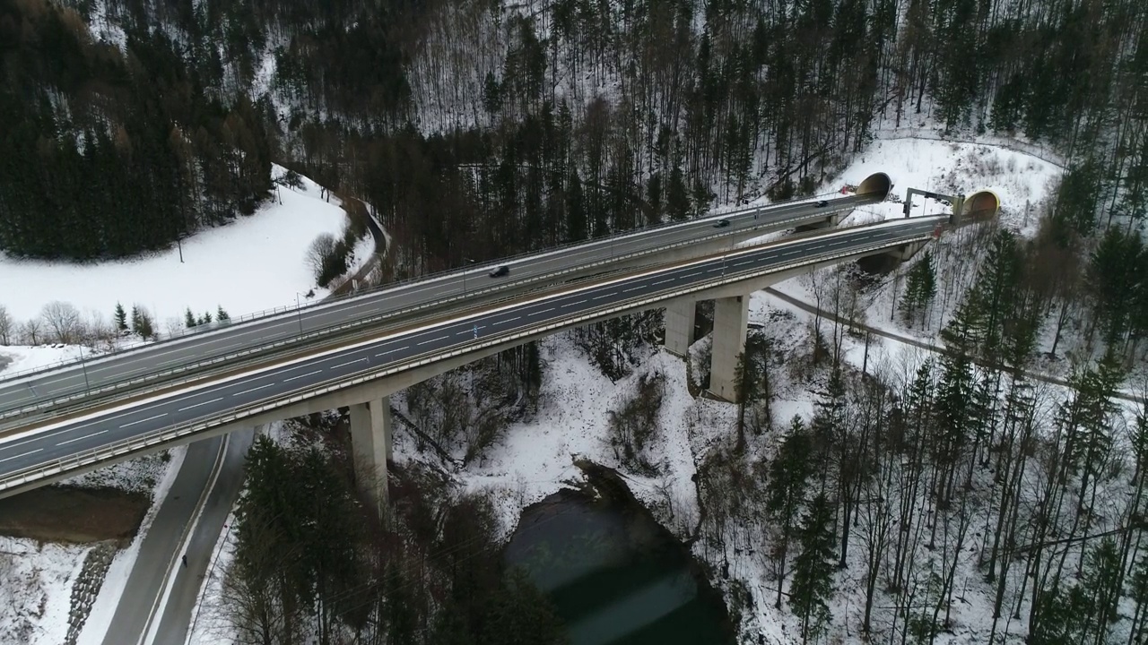 高寒冬季公路架空隧道景观视频素材