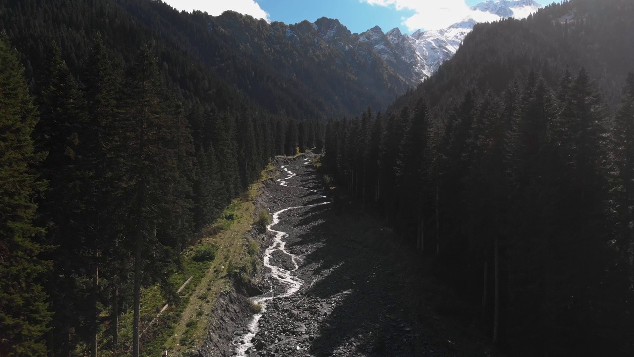 格鲁吉亚苏维地区的高加索山脉视频素材