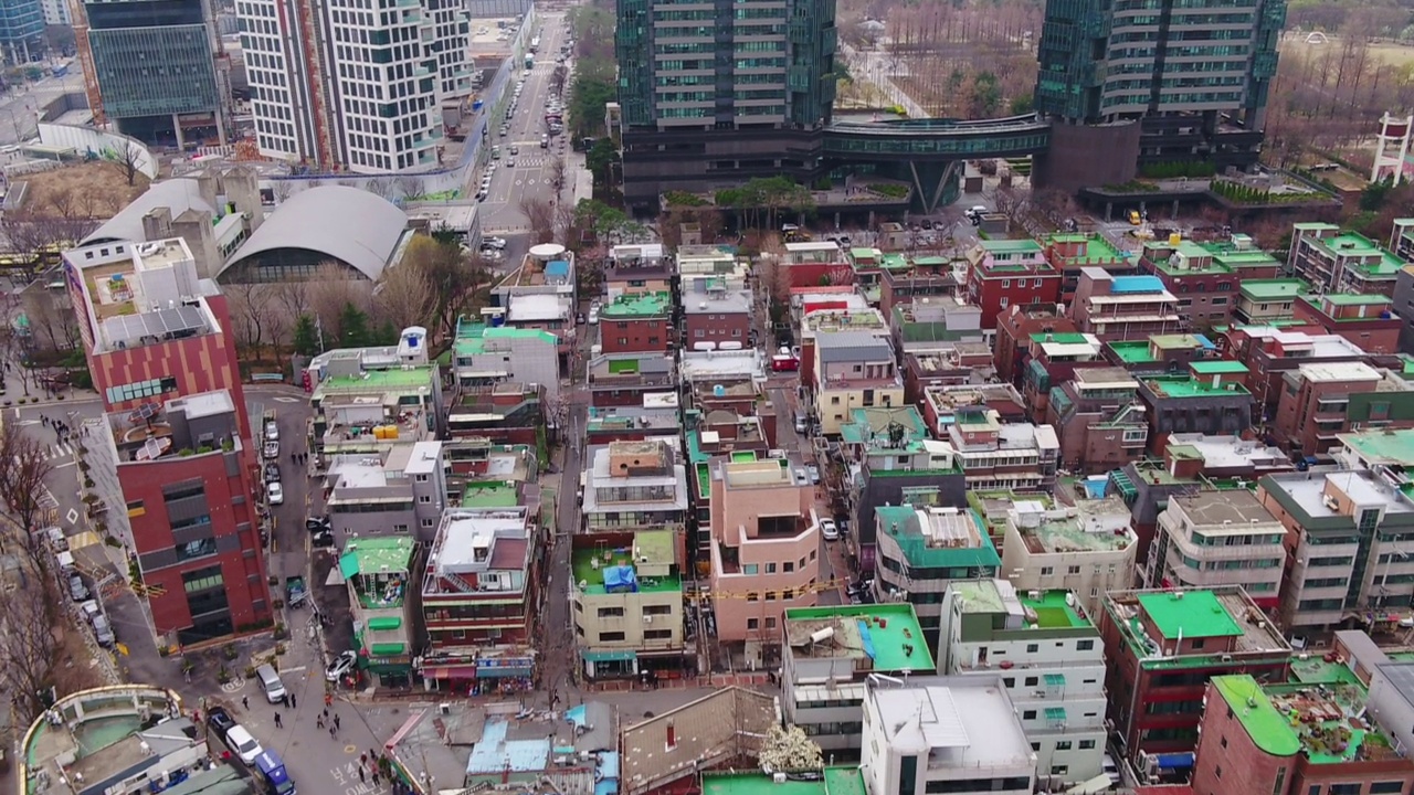 韩国首尔圣水区/城东区市中心的摩天大楼和住宅区视频素材