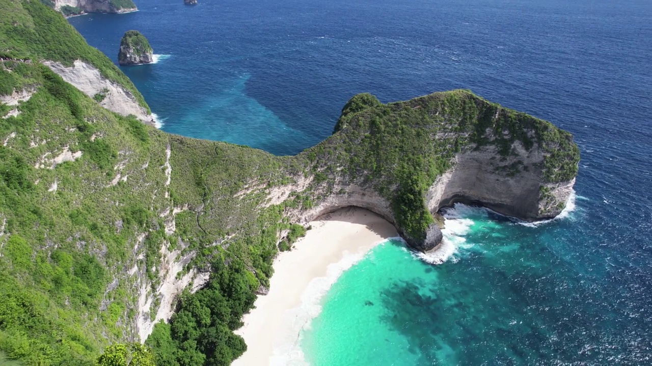 克林金海滩努沙佩尼达是世界上美丽的海景视频素材